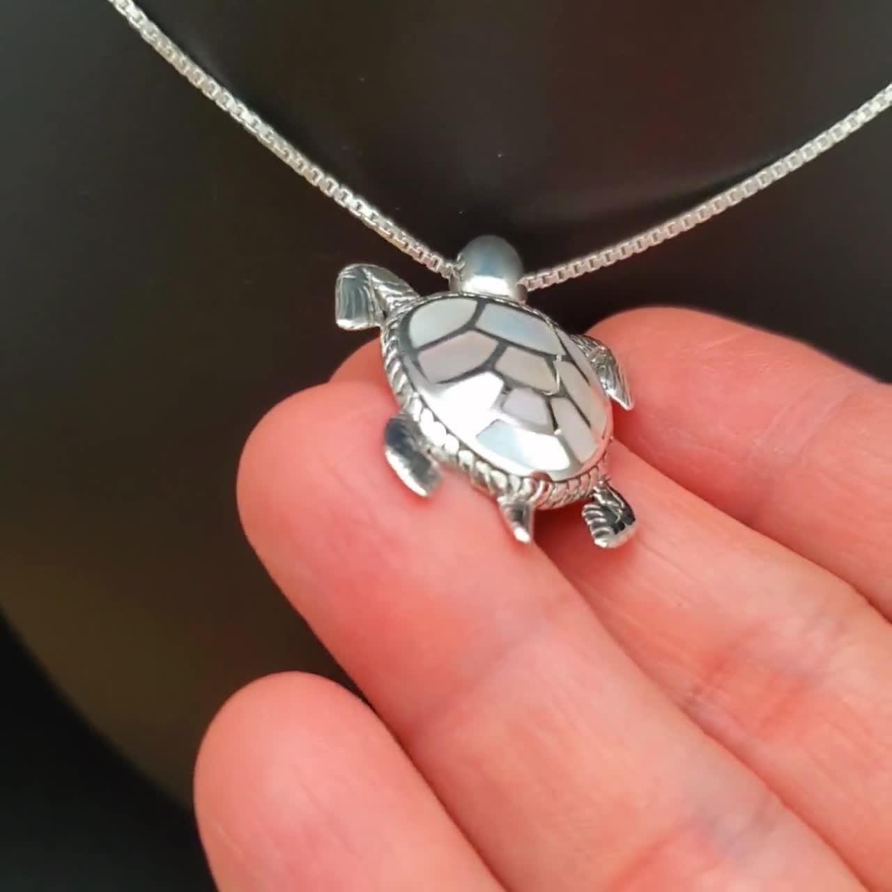 Pendentif Tortue En Métal Argentifère Et Coquillage | Modèle Année 2010, Couleur Chocolat, Bel état, 3x5 Cm