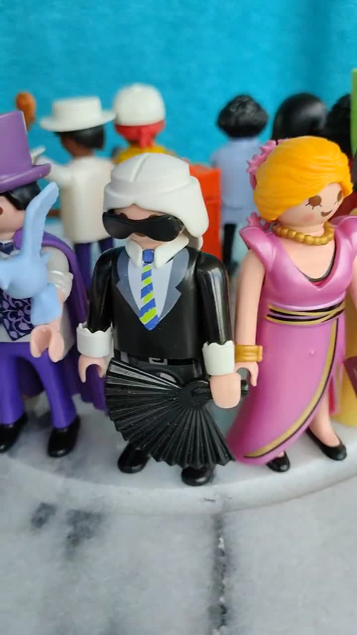 PLAYMOBIL ELVIS SINGER Vintage Figurines Fashion Show Artist