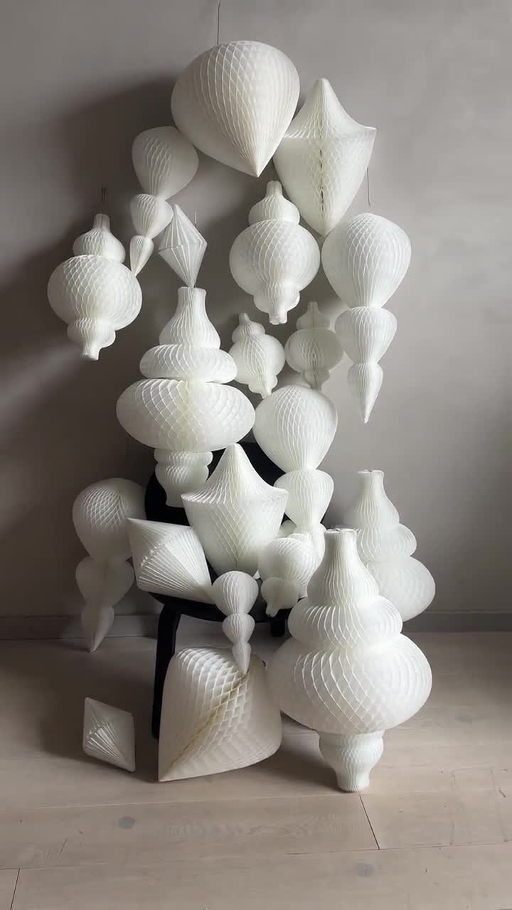 Kit Decorazioni Feste Oro Bianco E Champagne - 14 Pezzi Tra Lanterne, Ventagli, Pompon E Palline A Nido D'Ape