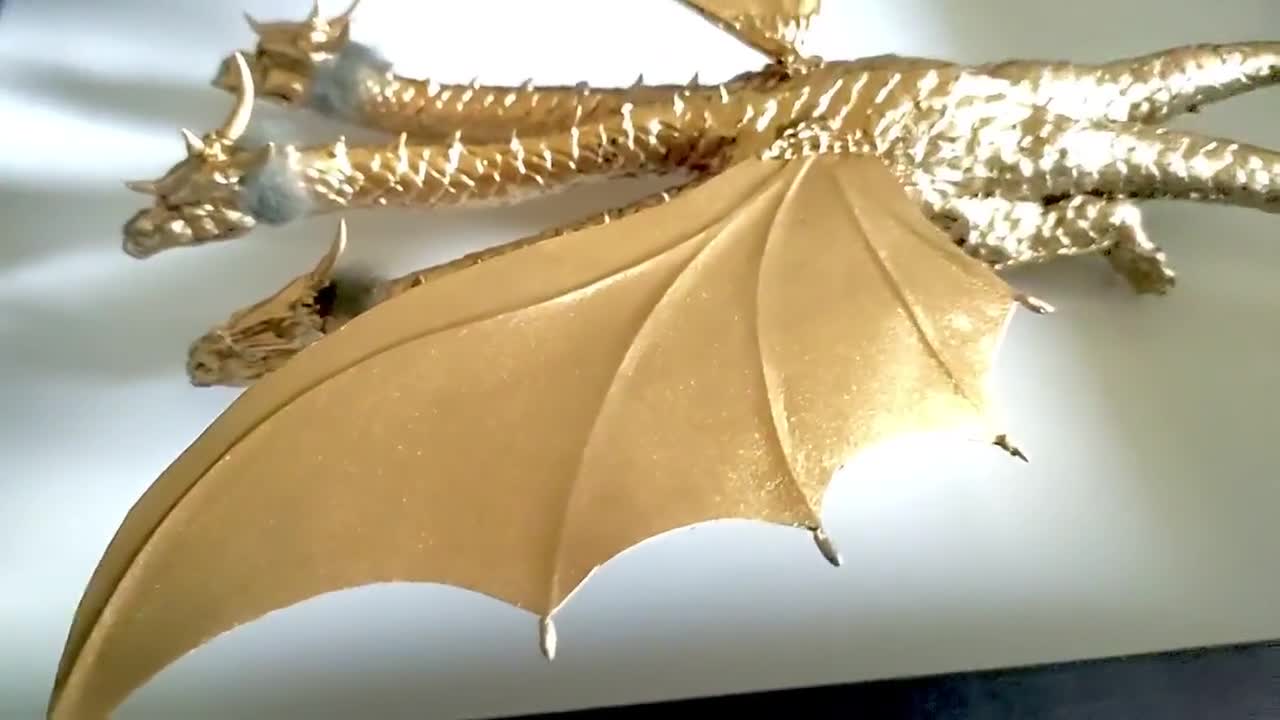 ギドラ 1964年 剥製アート、額縁に入った三頭の怪獣 - Etsy 日本