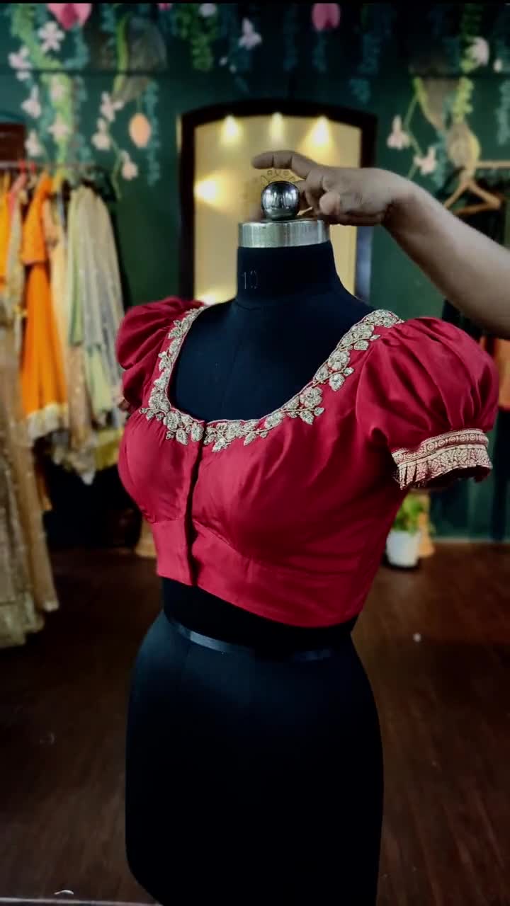 PUFF EMBROIDARY LACE BLOUSE Ameri 新宿　限定 PUFF EMBROIDARY LACE BLOUSE