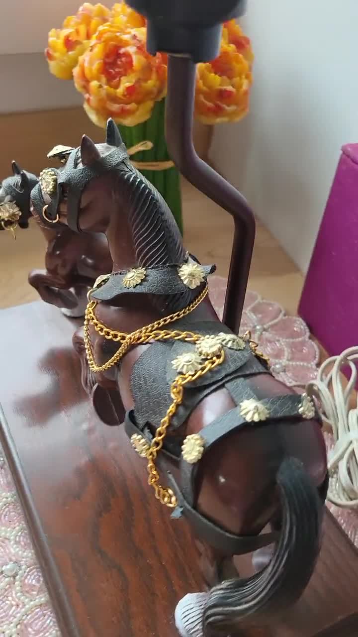 レア-蔵出し昭和レトロ、馬の金属フィギュア付きアンティーク卓上ライト Vintage Clydesdale Horse Lamp Kitsch Tabletop Lighting by Gilbert