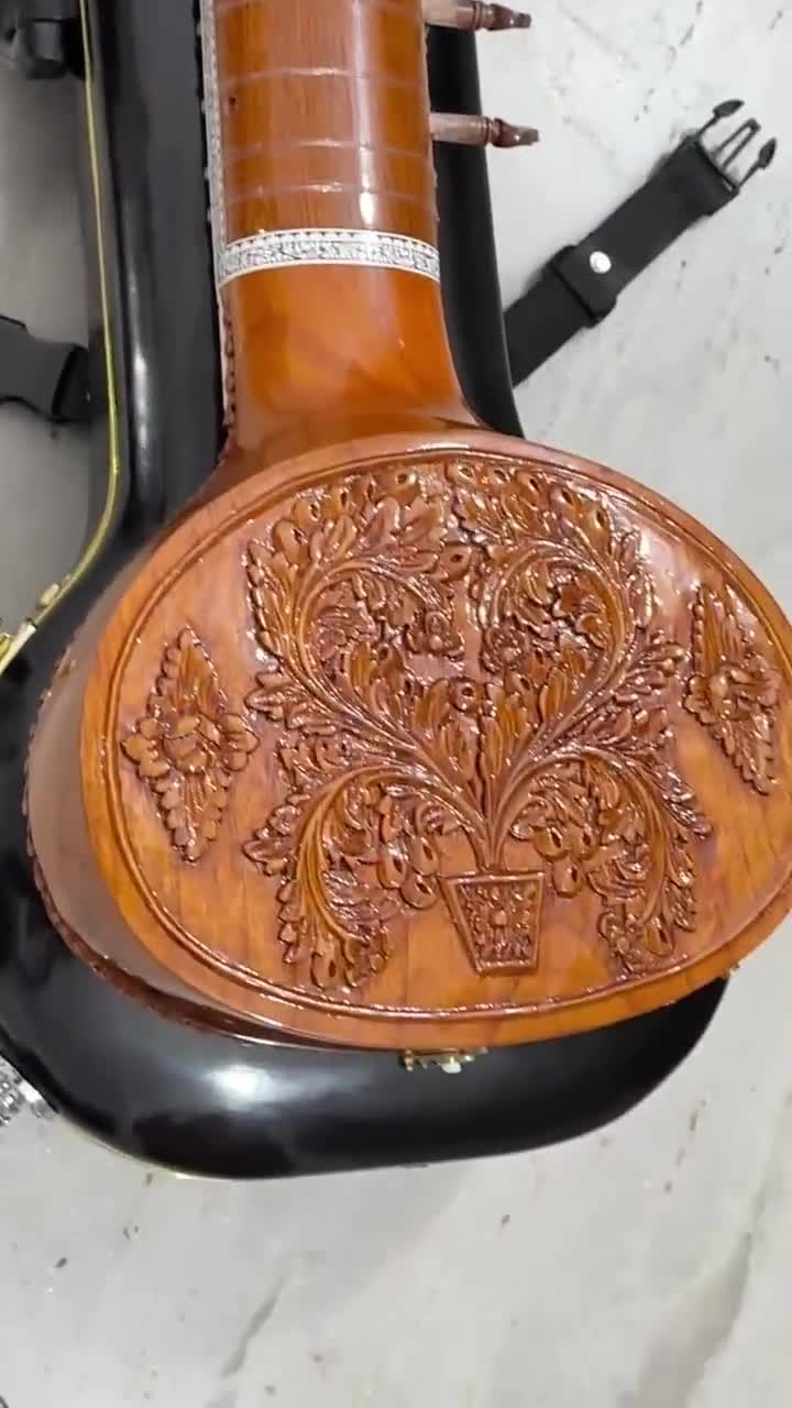 ラヴィ・シャンカール・スタイルのシタール：タンウッド