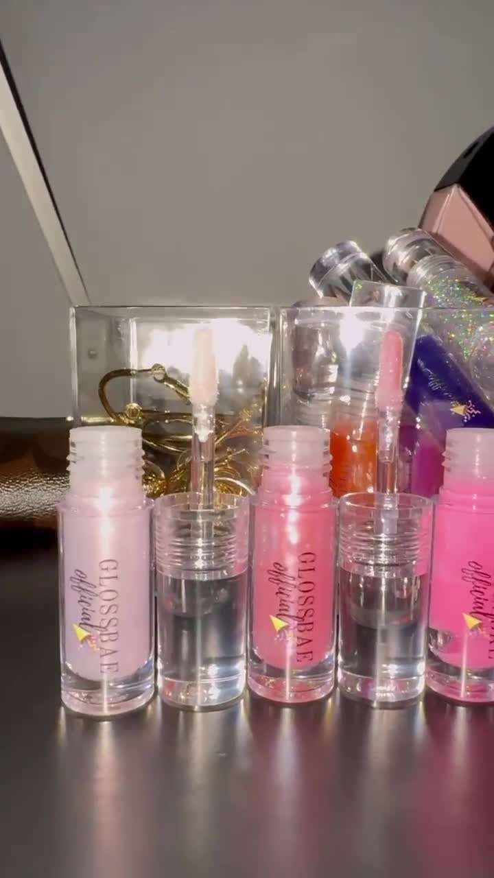 Roze lipgloss mini, hydraterend als een lippenbalsem, make-up op proefmaat, roze lipgloss, antiaanbaklaag, langdurig, MBV-euforie video poster
