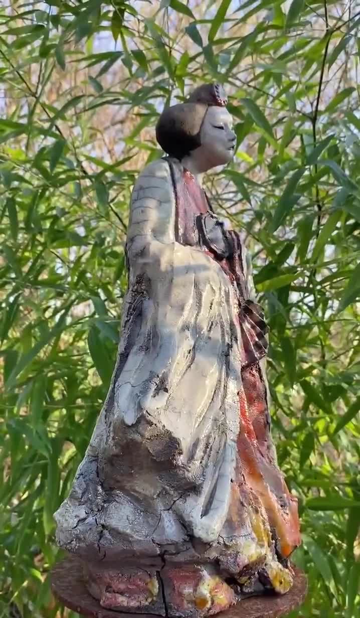 Amaterasu - Shinto Goddess of the Sun and Illumination | Raku