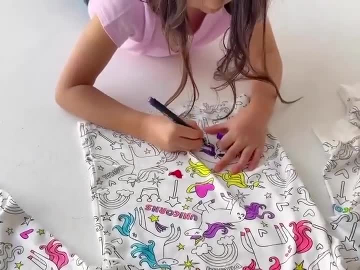 Pijama de unicornio para colorear para niños: pijama de bambú de dos piezas, marcador de tela, colorea tu propio pijama, regalo creativo para niñas. video poster