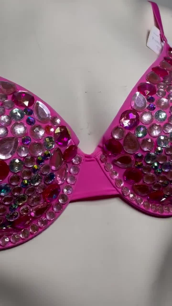 2022 New Nightclub Rhinestone Wrapped Bra Show Cloth Rhinestone Bra Sequins  DS Show Bra Sports Bra Cotton, Pink, Small : : Clothing, Shoes &  Accessories