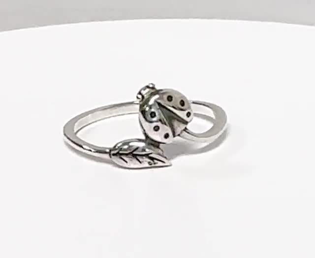 Ladybug Leaf Statement Ring | Solid 925 Sterling Silver Small