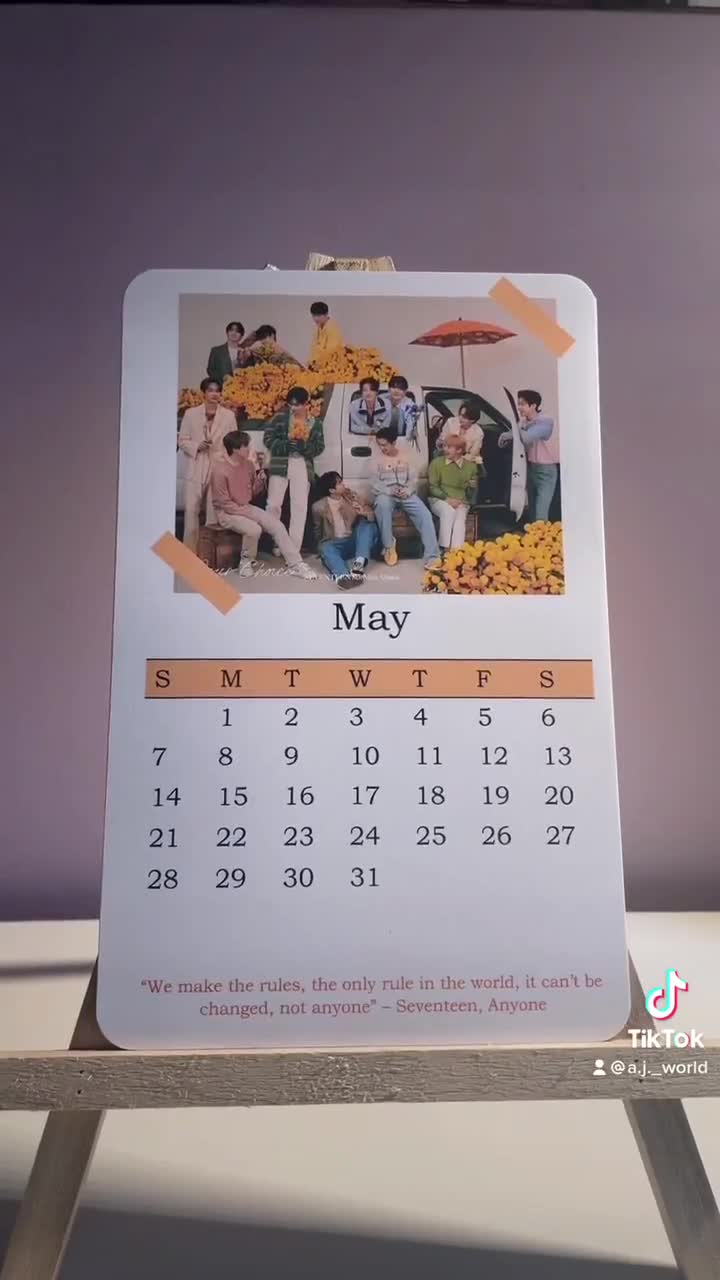 Seventeen 2025 Desk Calendar - Etsy