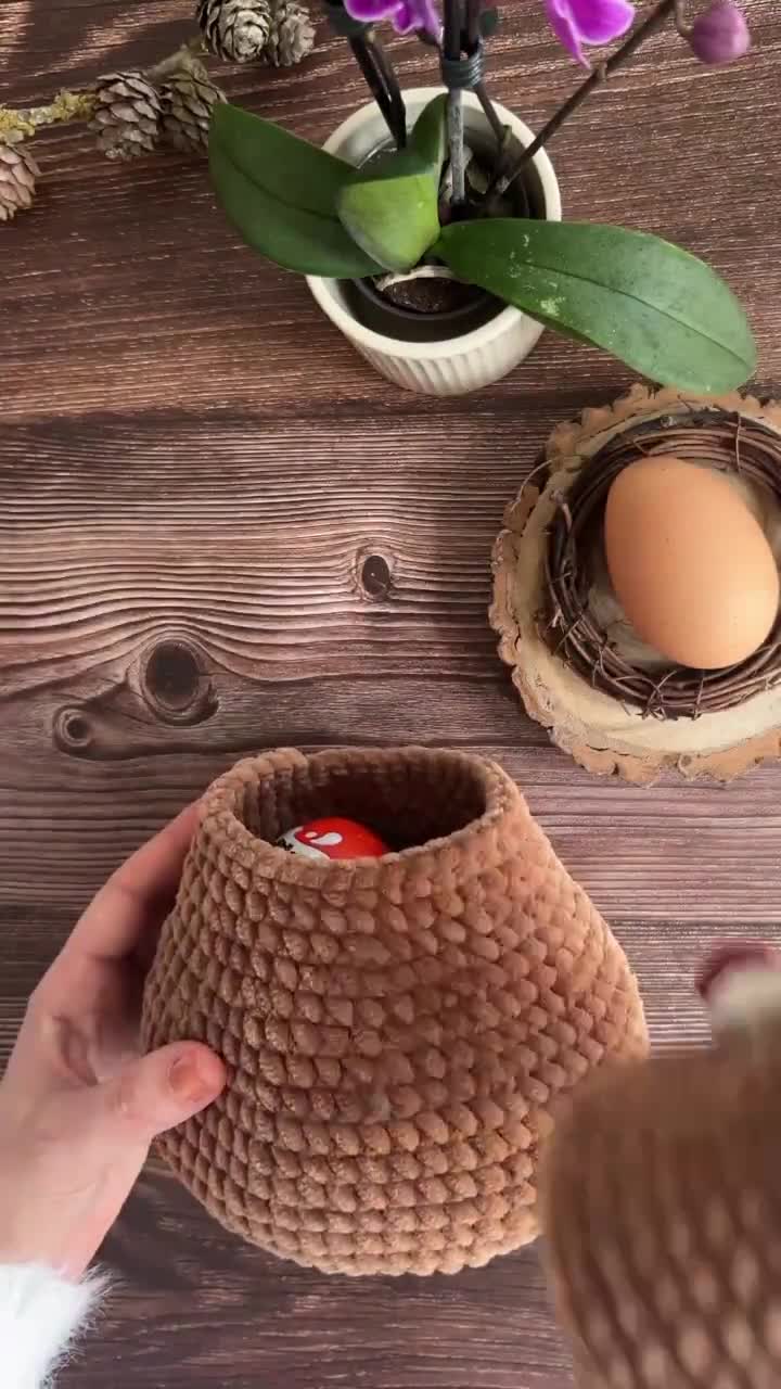 Henny the Hen (Easter Egg Basket) - PDF Amigurumi Crochet Pattern