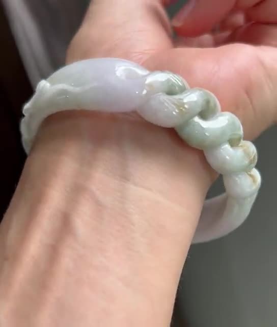 専用ページ❣️淡いラベンダー翡翠　バングル 本翡翠バングル アイス系 春彩 薄いラベンダー 薄い緑