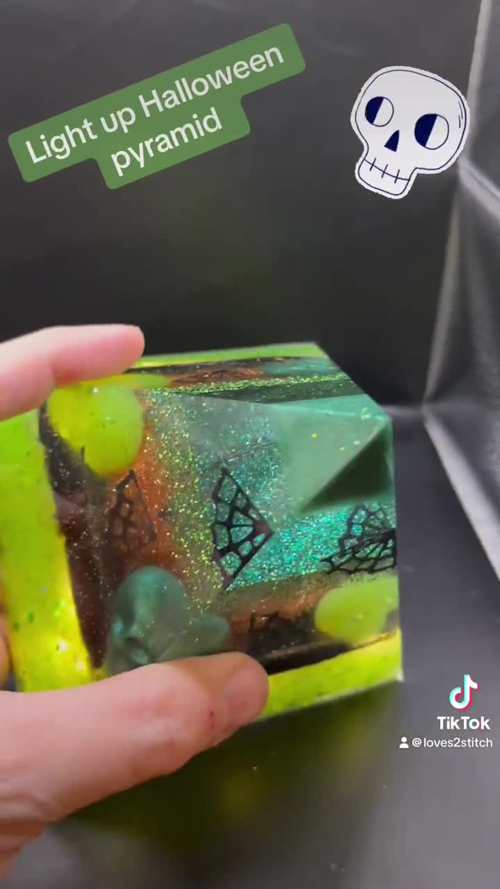 Halloween/creepy resin newest pyramid