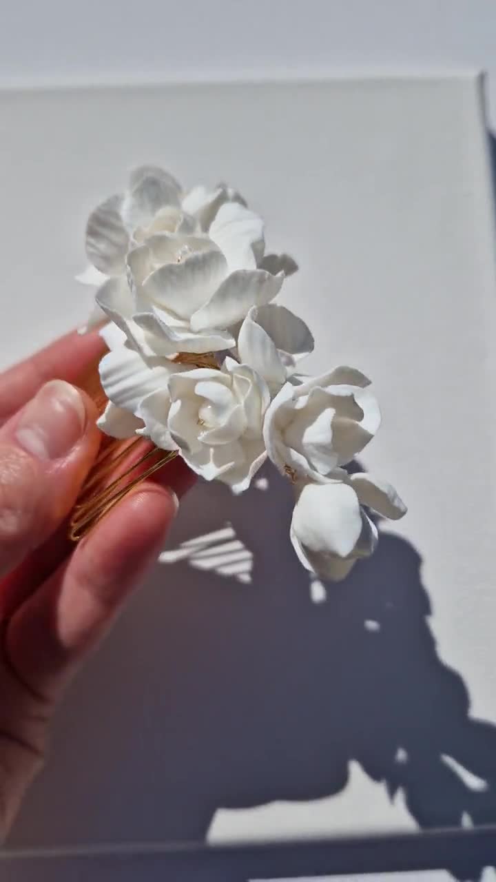 POSEY/ Pettine per capelli da sposa floreale, fermaglio per capelli con fiori  di argilla bianca, accessori per capelli da sposa, copricapo di fiori di  argilla fatto a mano, gioielli da sposa 