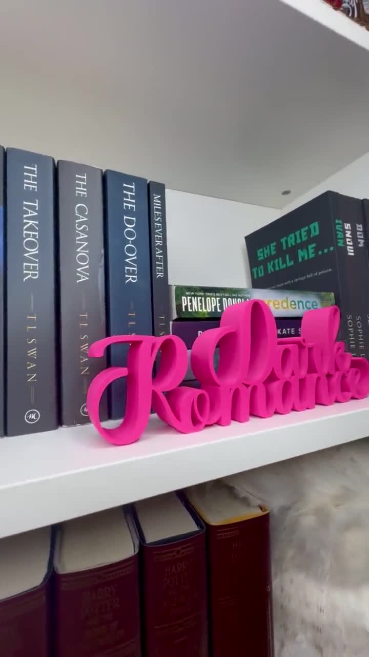 Letrero de estantería de romance oscuro, regalo para amantes de los libros, colores personalizados, decoración para club de lectura, impresión 3D video poster