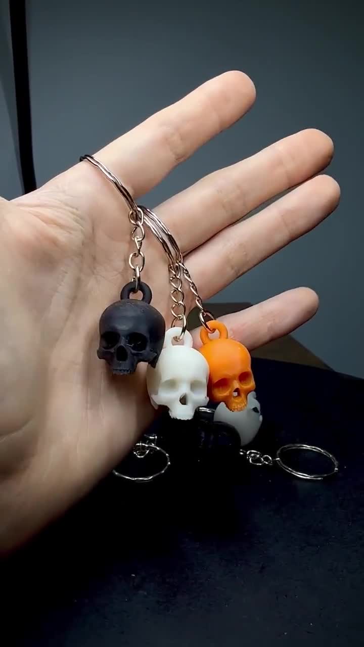 3Dプリント樹脂製スカルキーホルダー：ゴシックハロウィンキーリング