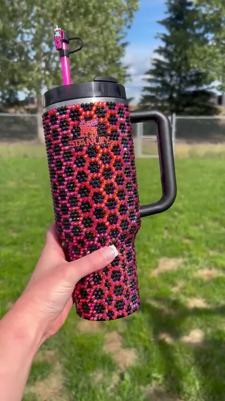 Szklany kubek Stanley z kryształkami o pojemności 40 uncji video poster