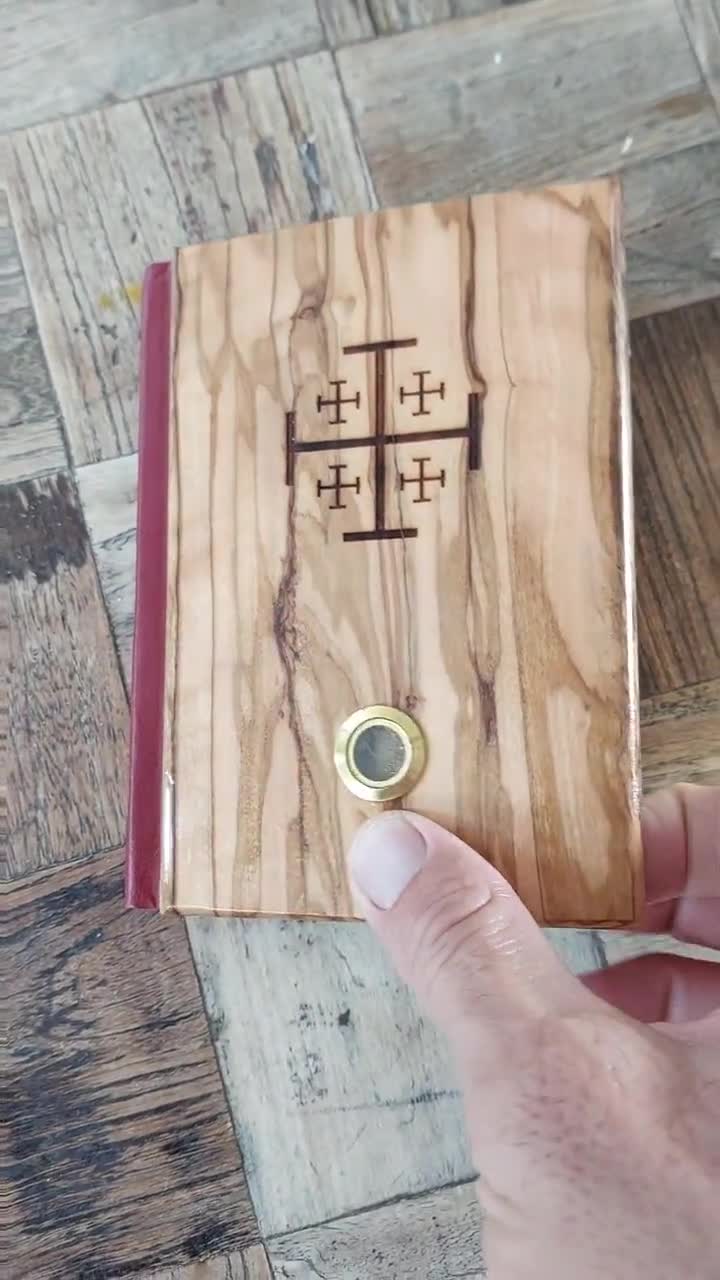 La Sainte Bible En Francais - Olive Wood Holy Bible in French