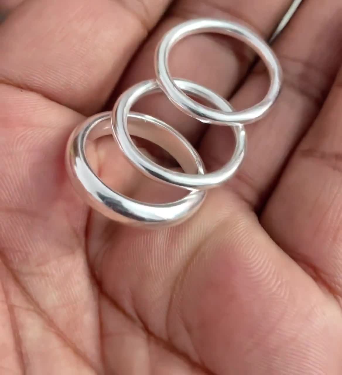 Set di anelli a cupola in argento sterling fatti a mano: anelli a fascia impilabili video poster