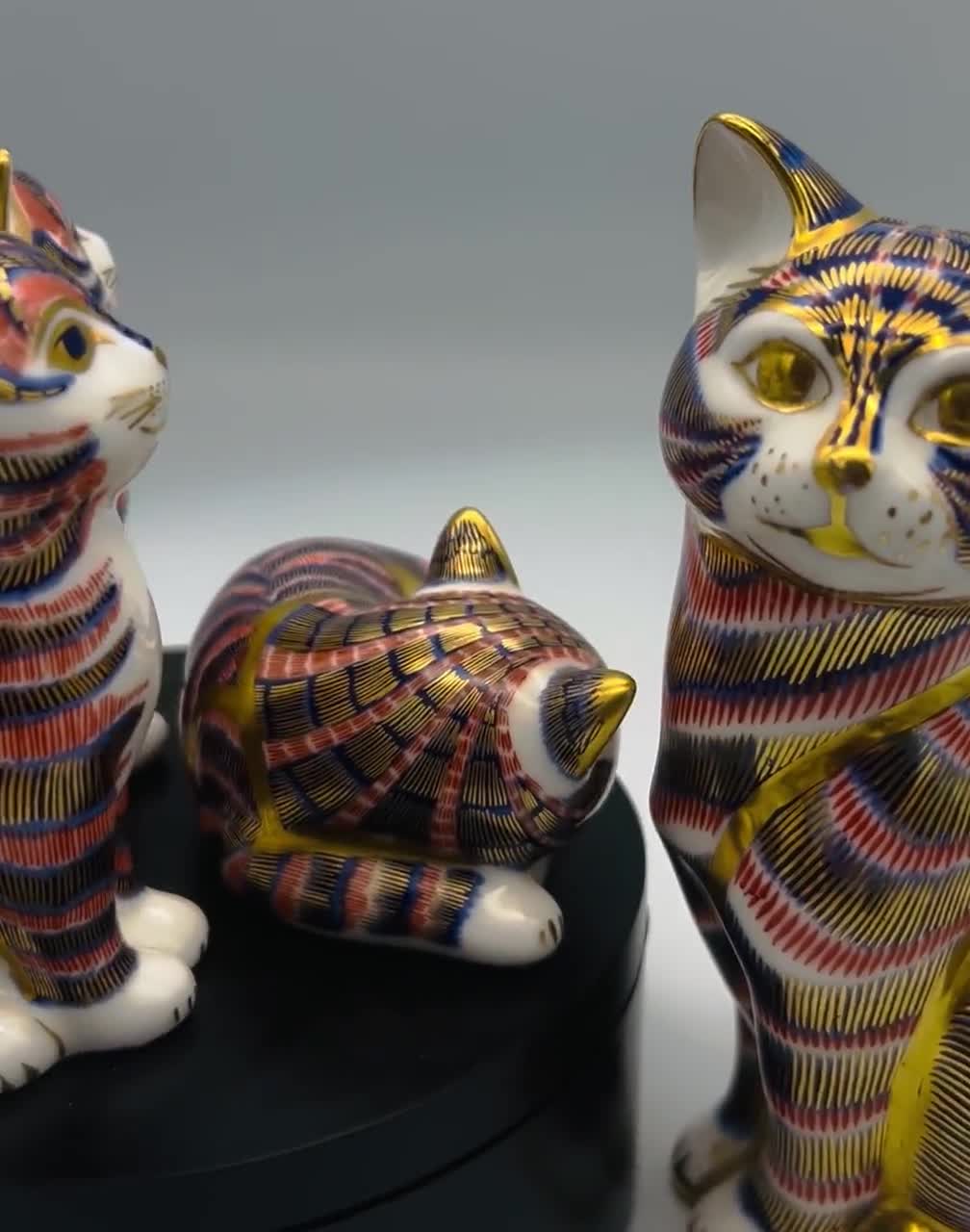 Royal Crown Derby Imari Cat & Kitten – Elegant 22k Gold