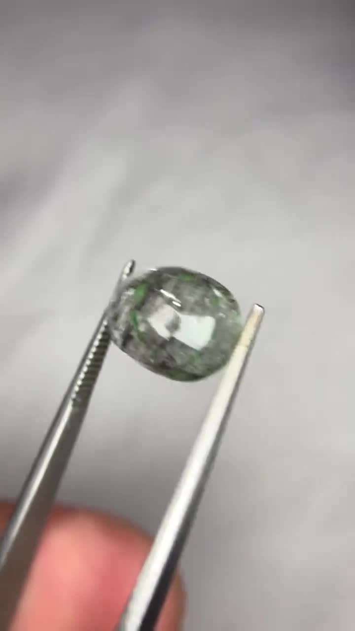 ブラックルチルクォーツ宝石 | 5.35カラット オーバルカット