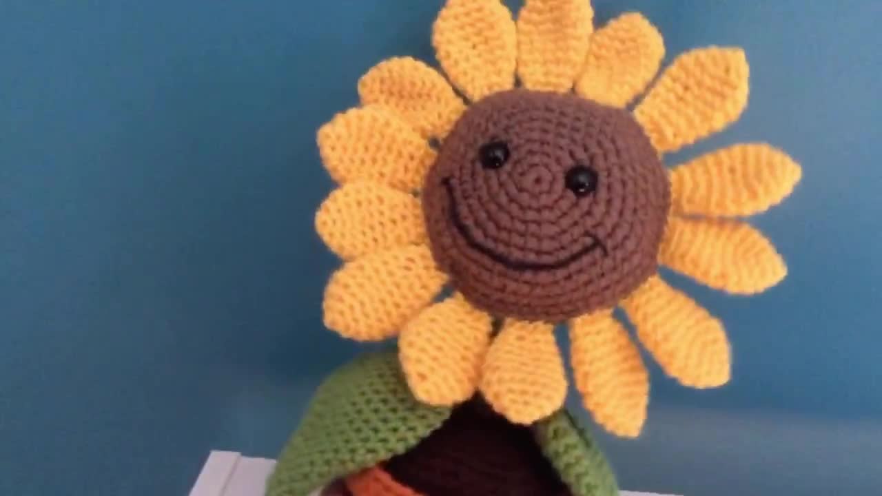 Handgehäkelte Sonnenblume Mit Smiley - Wohlfühl-Deko Mit Blumentopf