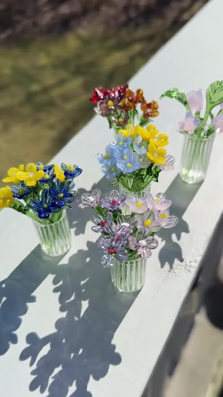 ガラスの花束 - ミニフラワーフィギュア、ガラス製アート作品テーブル