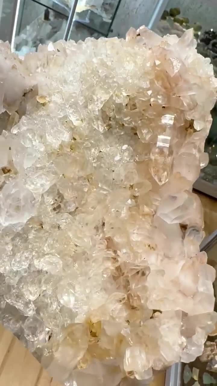 インド　ヒマチャルプラデーシュ産　 ヒマラヤ水晶クラスター　レアな形状 インド、ヒマーチャル・プラデーシュ州産の輝くヒマラヤ水晶