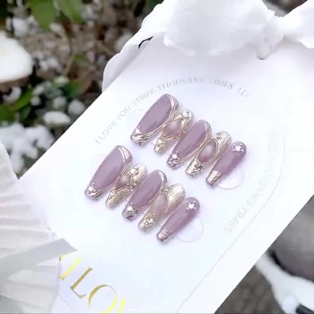 Ongles à presser avec fleurs de cerisier en chute libre : gel 3D, cercueil moyen video poster