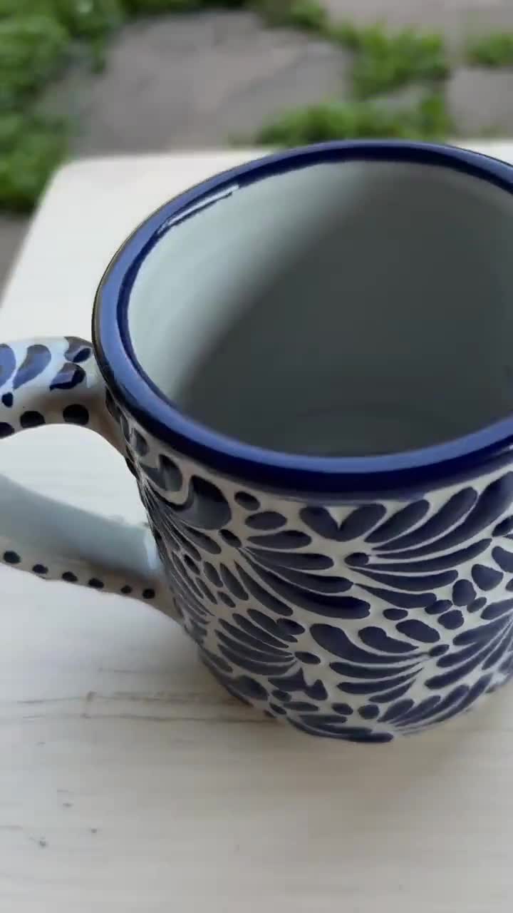 職人技が光るタラベラ焼きコーヒーマグカップ - 本物のプエブラ陶器