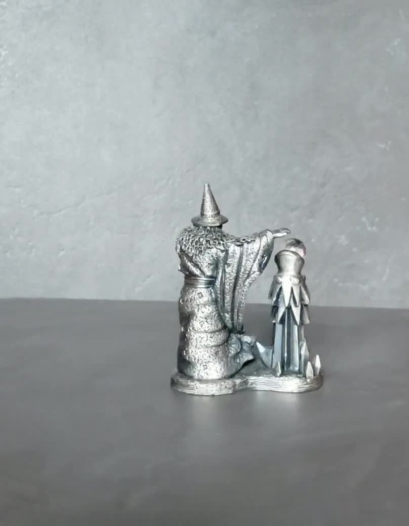 MAGICAL WITCHES　【土】 The Crystal Spell 3076. Myth and Magic Vintage Pewter