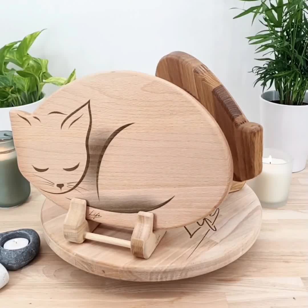 木製猫型まな板：猫好きへの人生を変える贈り物 - オーク材とブナ材を