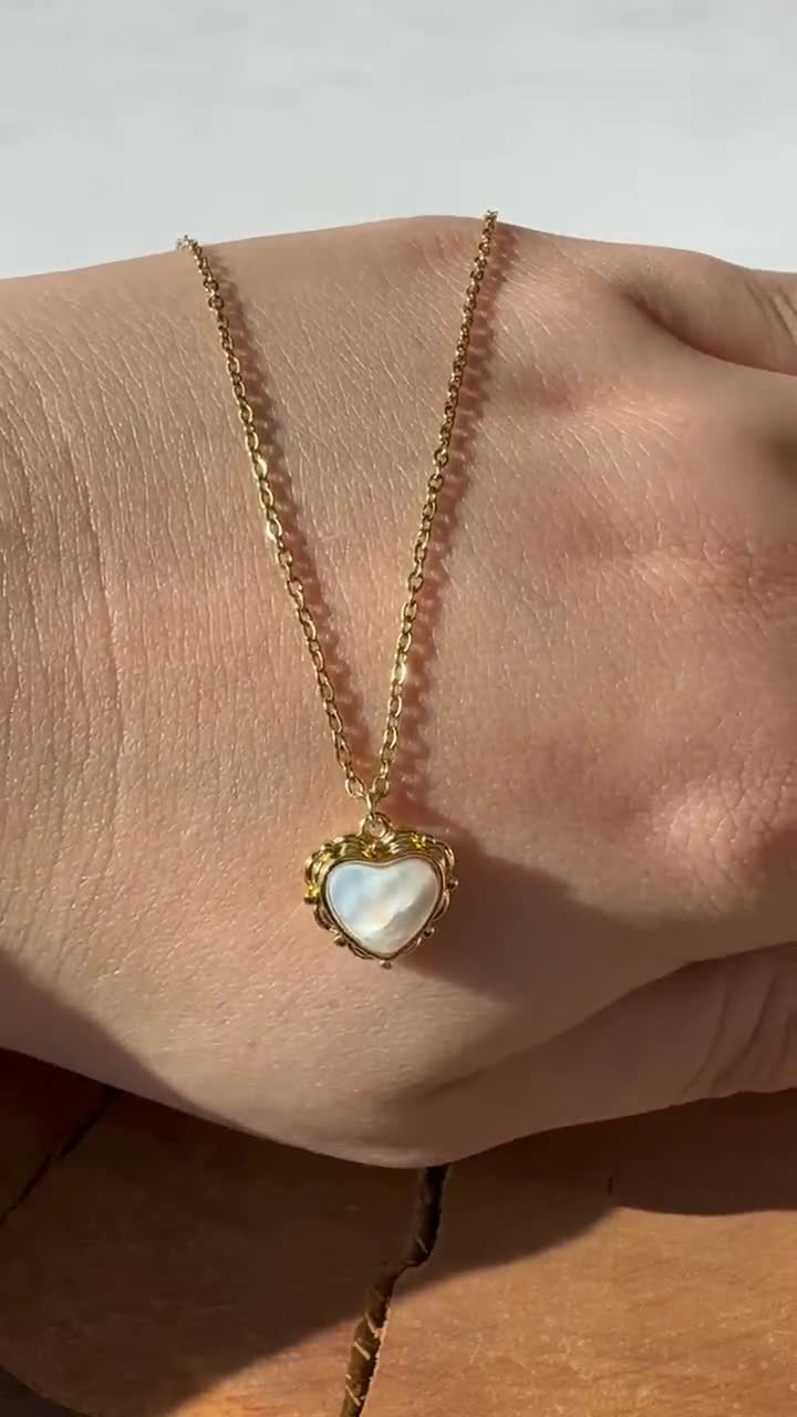 ★関税込★VINTAGE HOLLYWOOD★Bumpy Heart Half Pearl Necklace Vintage Avon Heart Necklace Flashy Mother Of Pearl | eBay