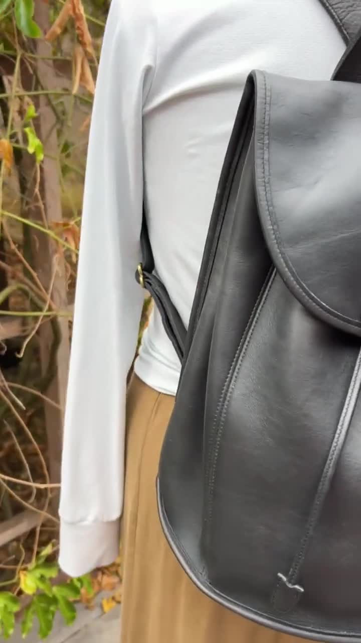 Navy XL Vintage Coach Travel Backpack Weekender Carry on