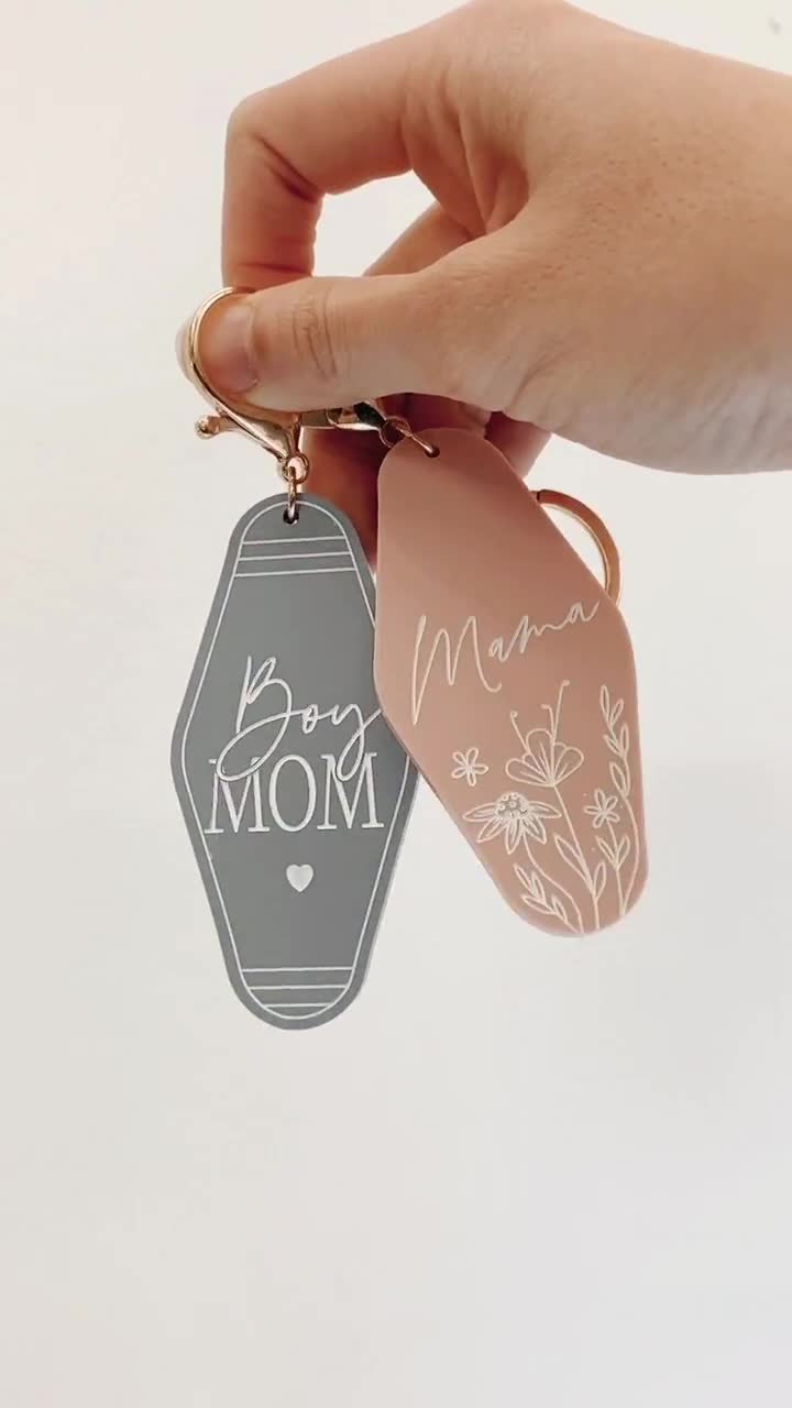  The Cotton & Canvas Co. Mama Retro Motel Keychain, Mother's  Day, Gift for Mom, Mommy, For Her, Mom to Be, Boy Mom, Girl Mom, Mother,  Vintage, Cool Mom, Badass Mama 