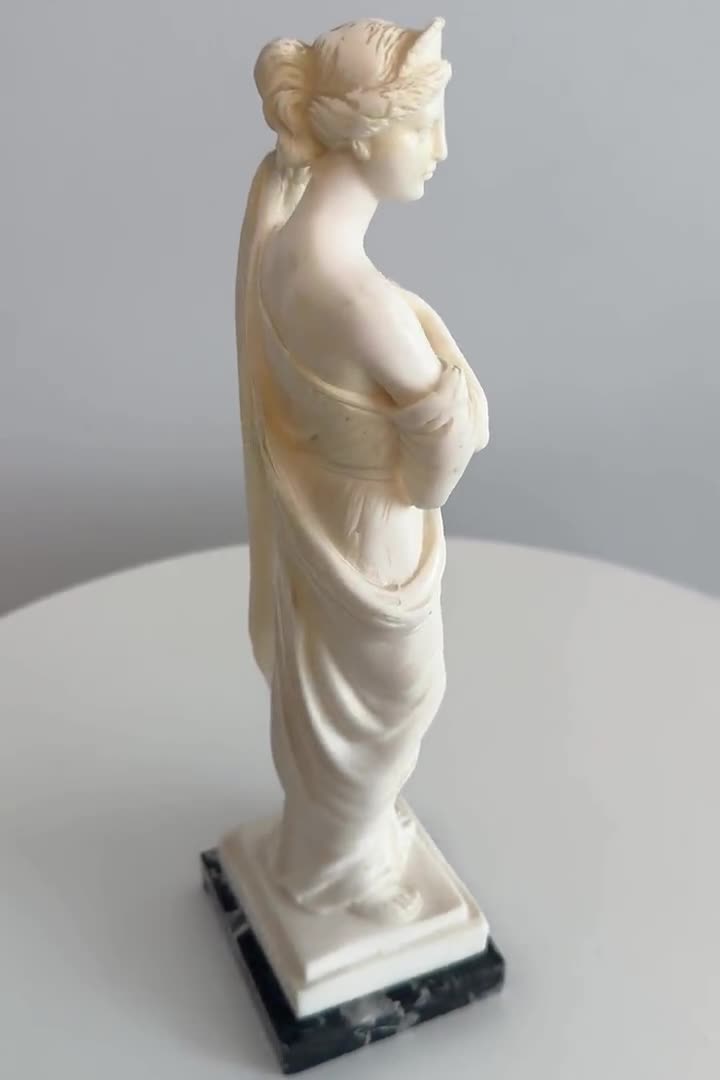 Vtg Italian Alabaster Resin Statue Sculpture of Neoclassical Woman