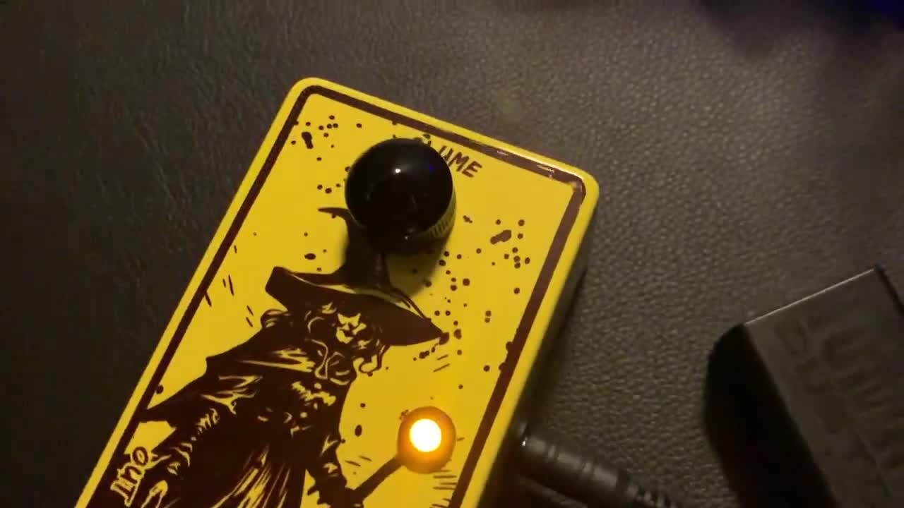 ギター DVK Goldtop Fuzz and Vibe Effects Pedal Dvk Goldtop Vibe and Fuzz Pedal - YouTube