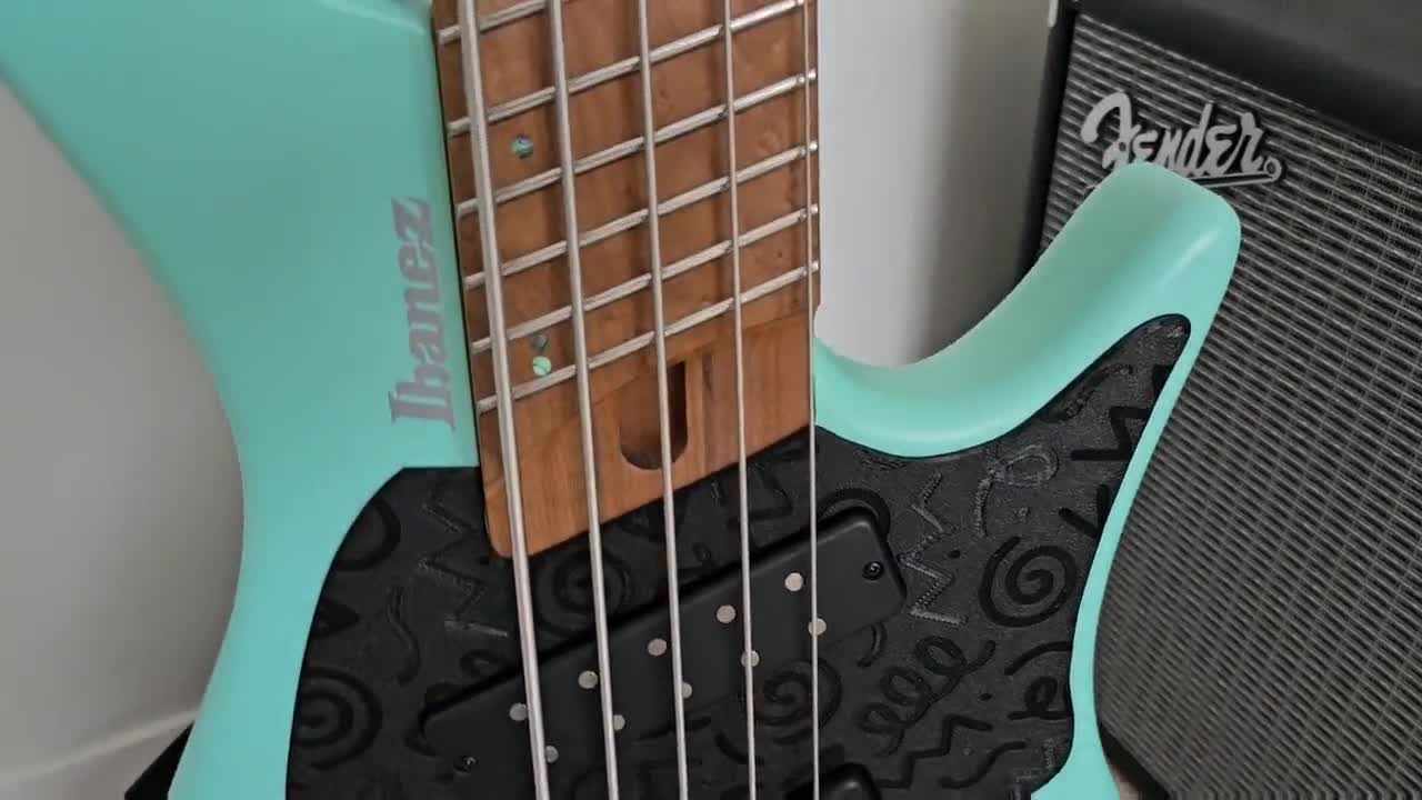 Ibanez EHB1505 ヘッドレスベース ピックガード付属 Ibanez EHB BASS WORK SHOPシリーズ 5弦エレクトリックヘッドレス