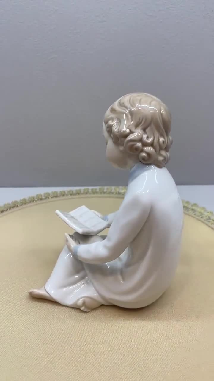 リヤドロ　NAO 冒険の書 NAO リヤドロ スペイン 子供 男の子 本を読む 手描き 磁器 置物 - Etsy