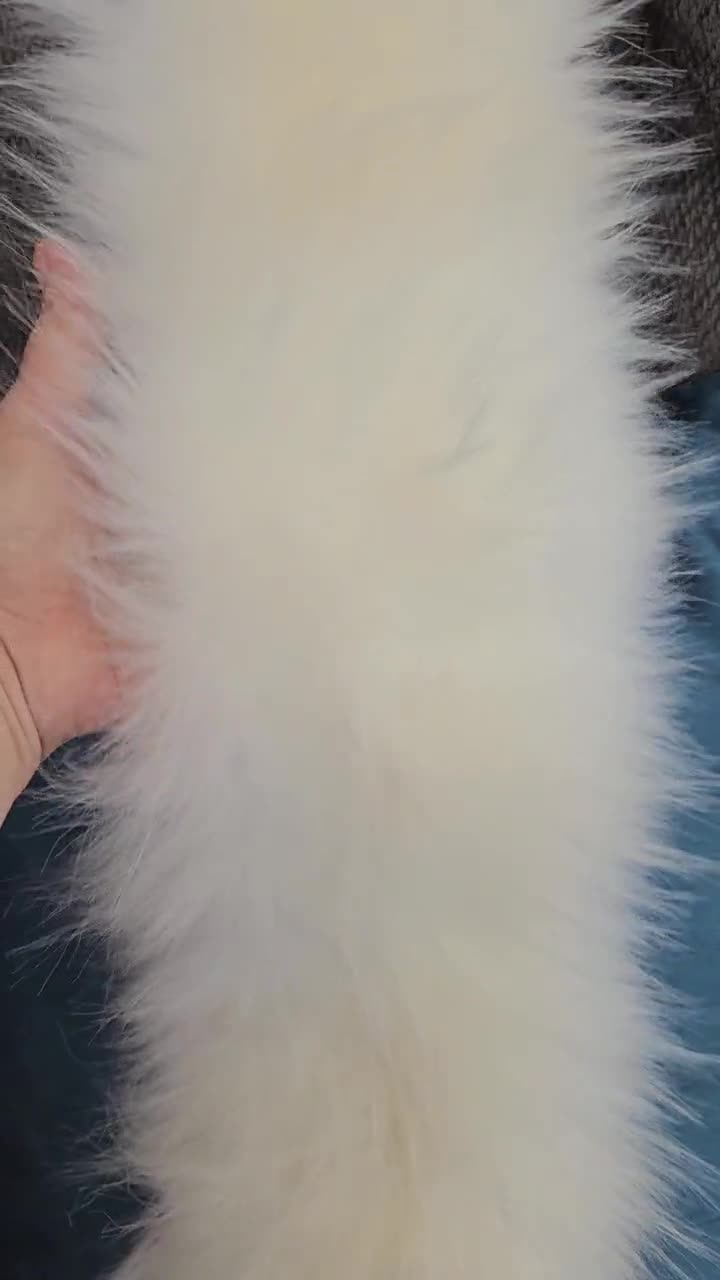 READY to SHIP XL Faux Fur Vegan Trim Hood 70 Cm, Faux Fur Collar Trim, Fake  Fur, Fur Fabric, Fur Ruff, Faux Fur Hood, Hood Fur Jacket, White 