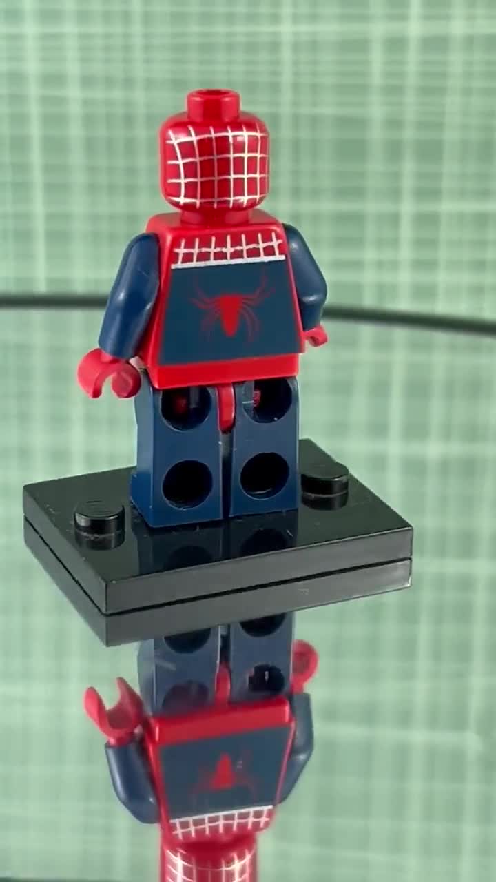 本物の LEGO スパイダーマン 3 - ダークブルーの腕と脚、シルバーの
