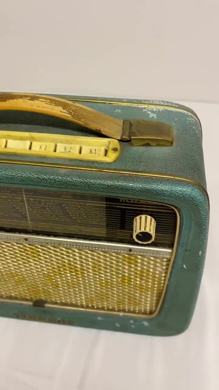 Vintage 1961 Mascot Type 612 Radio, Antique Non-working Tube Radio