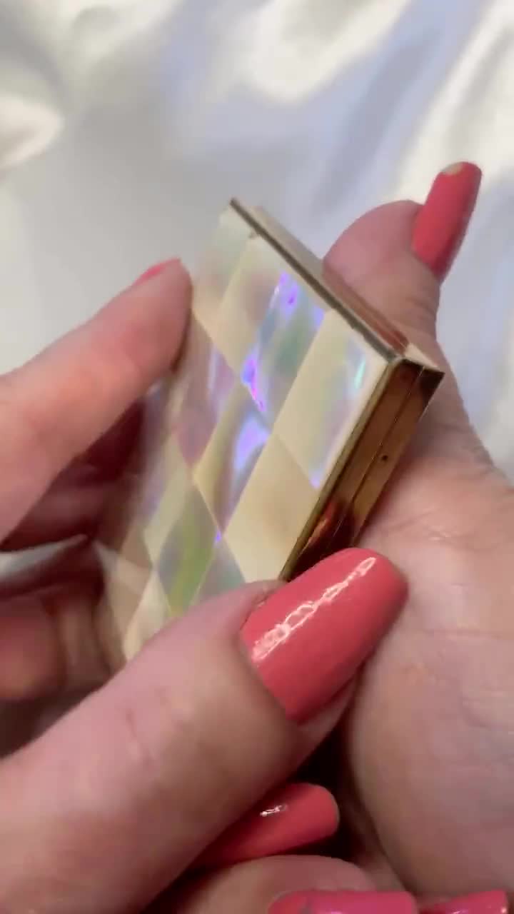 Vintage Marhill Mother of Pearl Compact. Made in the USA Vintage Marhill Mother of Pearl Compact. Made in the USA