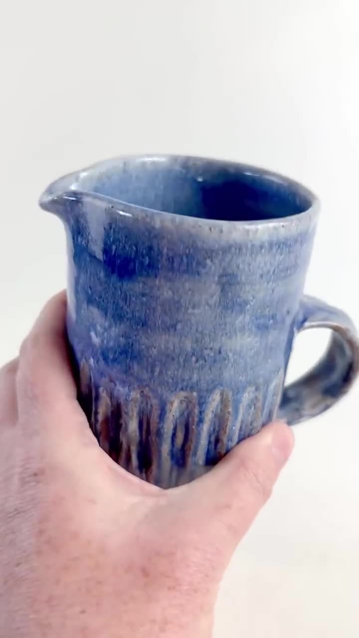 イタリア「セラミックパオリ」の水差し （底にＩＴＡＬＹ　６２９／３5のサイン） イタリア「セラミックパオリ」の水差し （底にITALY 629／35