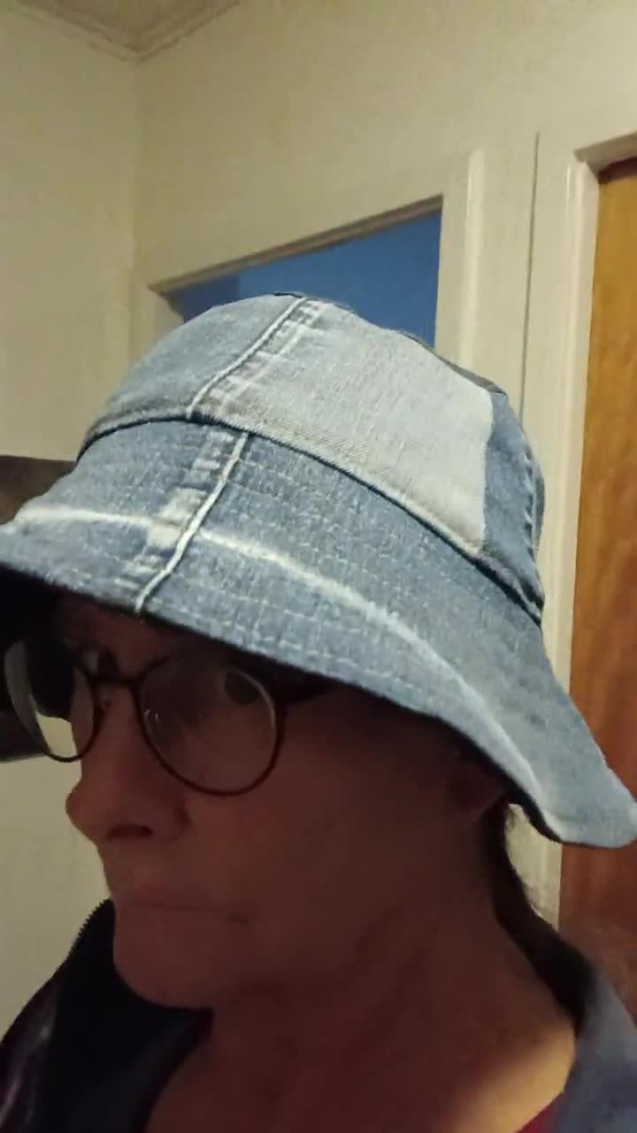 Cappello Da Pescatore In Denim Lavato Vintage Versatile E