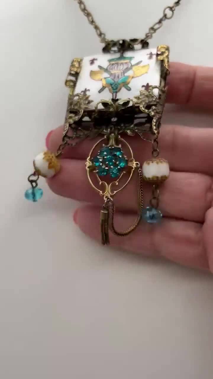 ヴィンテージ フランス紋章ネックレス：ターコイズ ギョーシェ