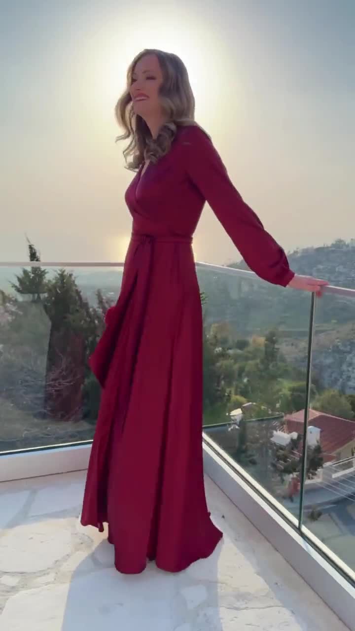 shape burgundy satin wrap dress Long Sleeve Burgundy Silk Wrap Dress Long Sleeve Satin Gown Formal Wedding Guest, Bridesmaids, Holiday Or Evening Wear tag-filter:black The midi length adds John Henric - Navy Size:9 1/2 Wide