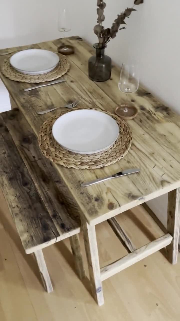 Mesa de comedor de estilo industrial , hierro y madera. El Tavolino
