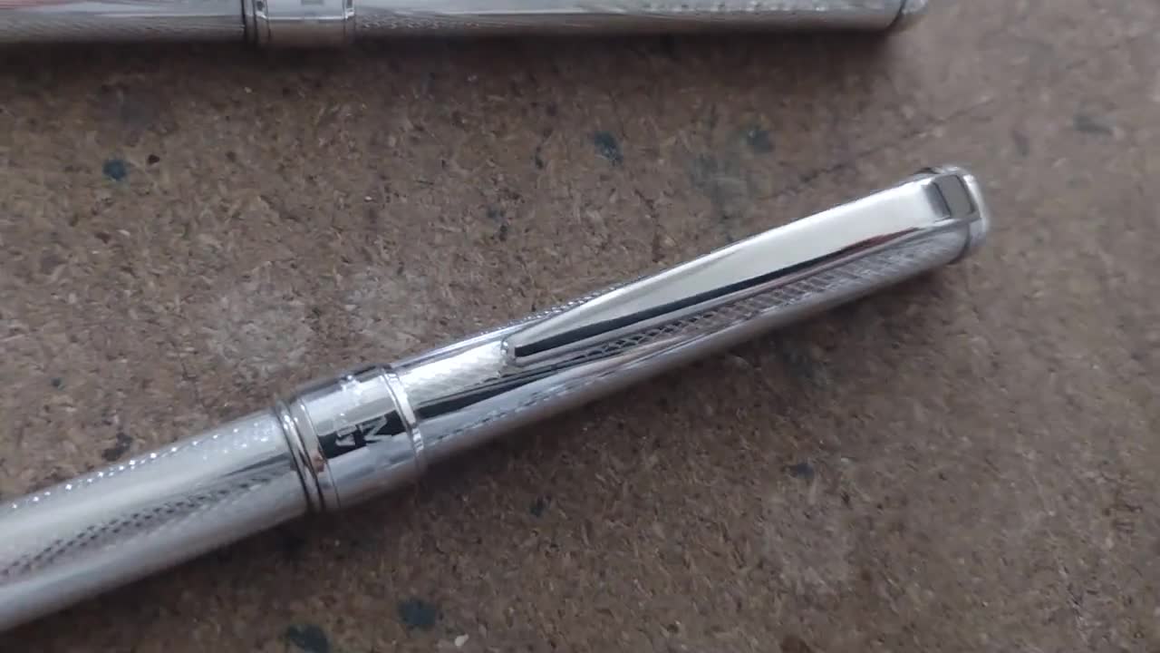 Penna a Sfera VARIUS™ CHINA NERA Placcata Argento Rodiato