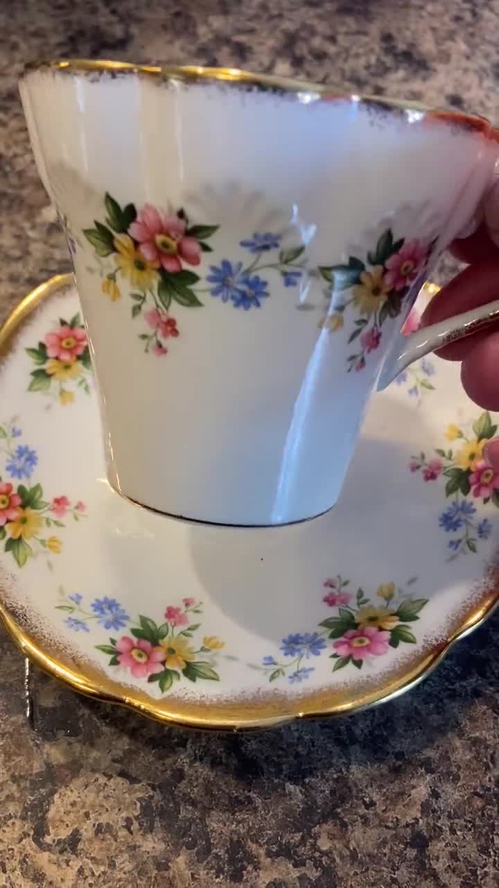 英国製クイーンズ★Stratford★Tea for two【レア美品】 Vintage Stratford English Floral Tea Cup and Saucer Set - English