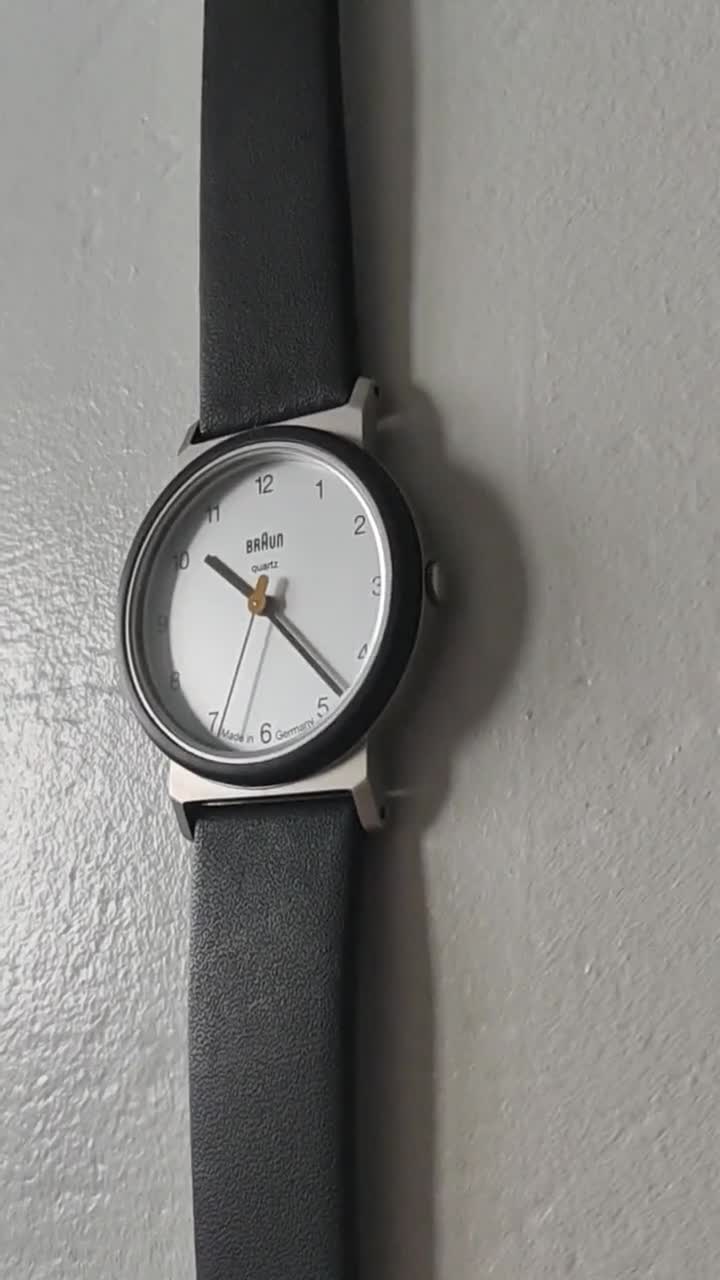 Reloj Despertador DN30 diseño de Dietrich Lubs para Braun, 1980.